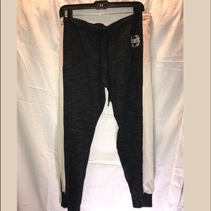 💘PRICE DROP!!✨🎀VS sweat pants